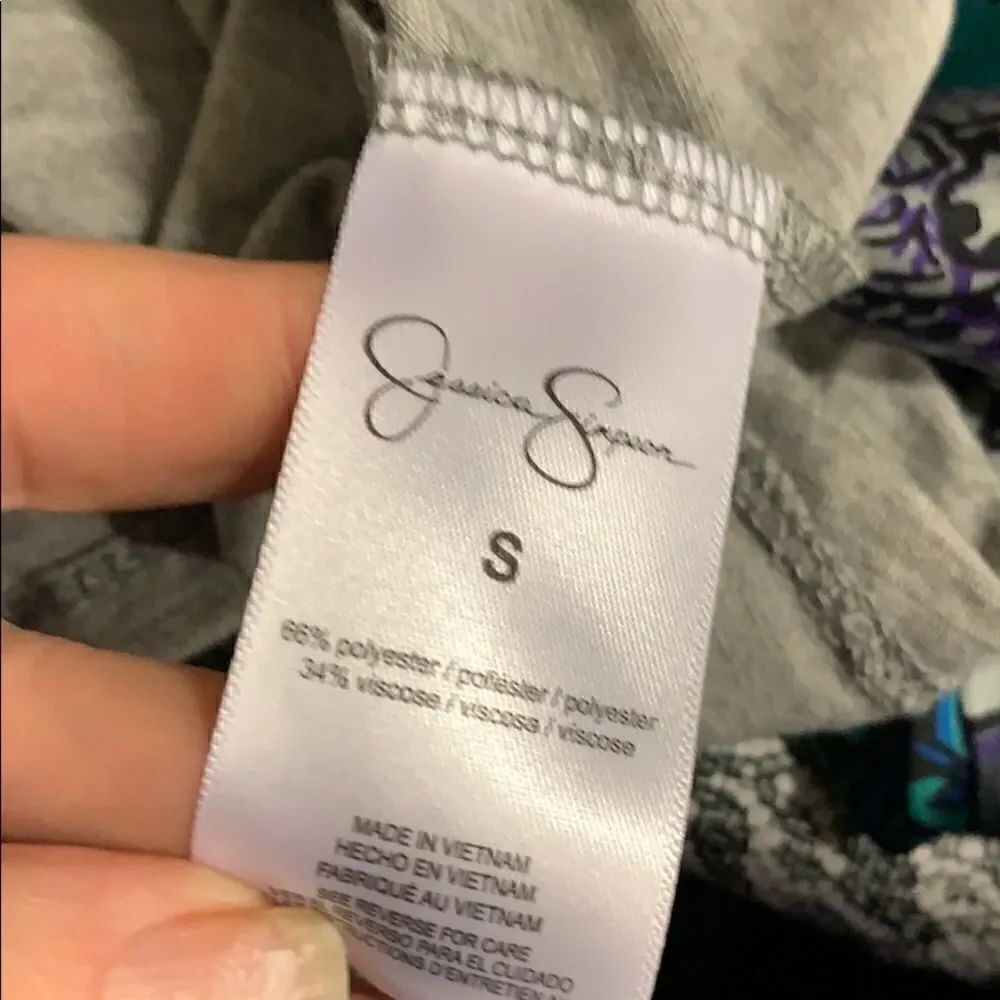 Jessica Simpson size small cold shoulder top - Picture 7 of 7